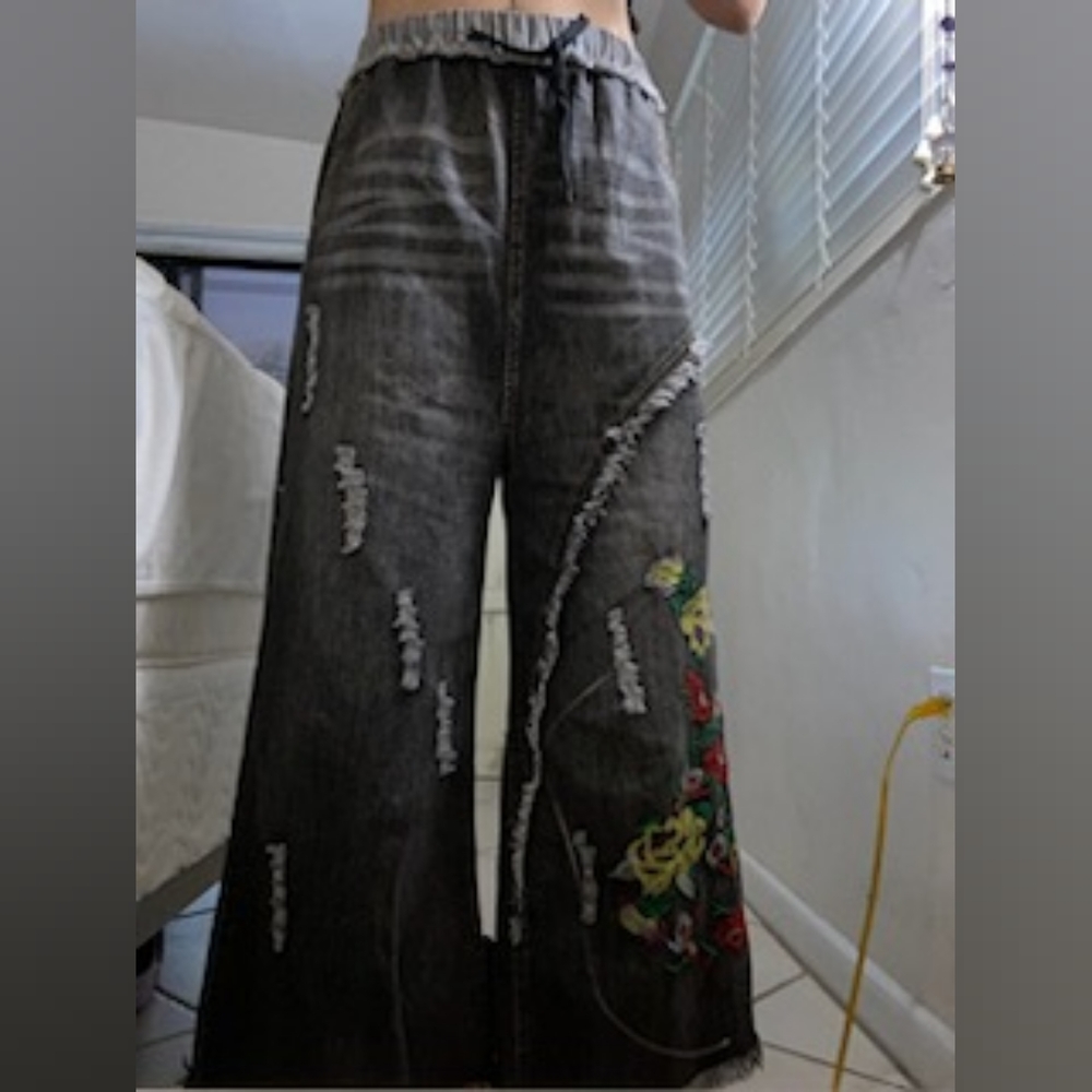 STRAING LEG JEANS
